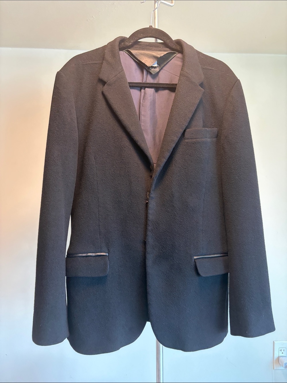 GUSTAVOLINS Black Solid Wool Notch Lapel Blazer. SIze 3/US 38